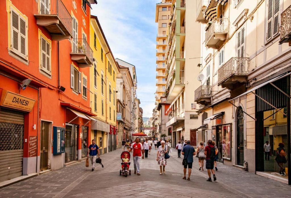 La Finestra Di Fronte Apartment Специя Екстериор снимка