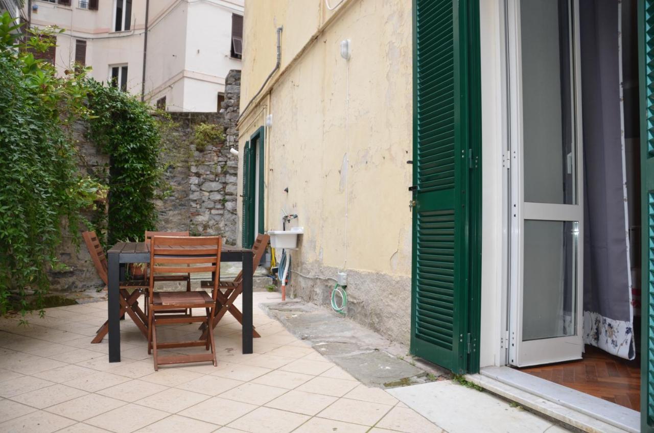 La Finestra Di Fronte Apartment Специя Екстериор снимка