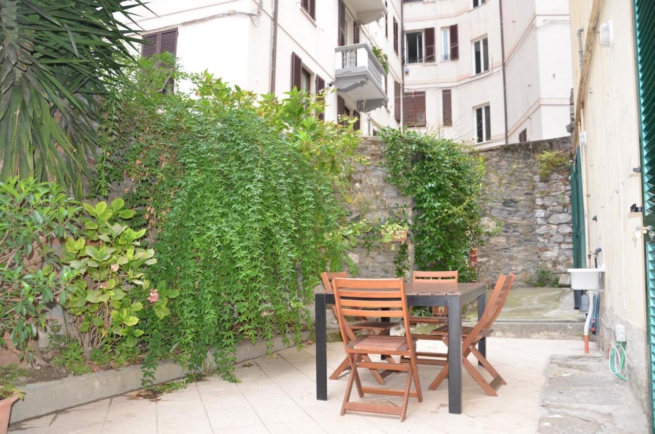 La Finestra Di Fronte Apartment Специя Екстериор снимка